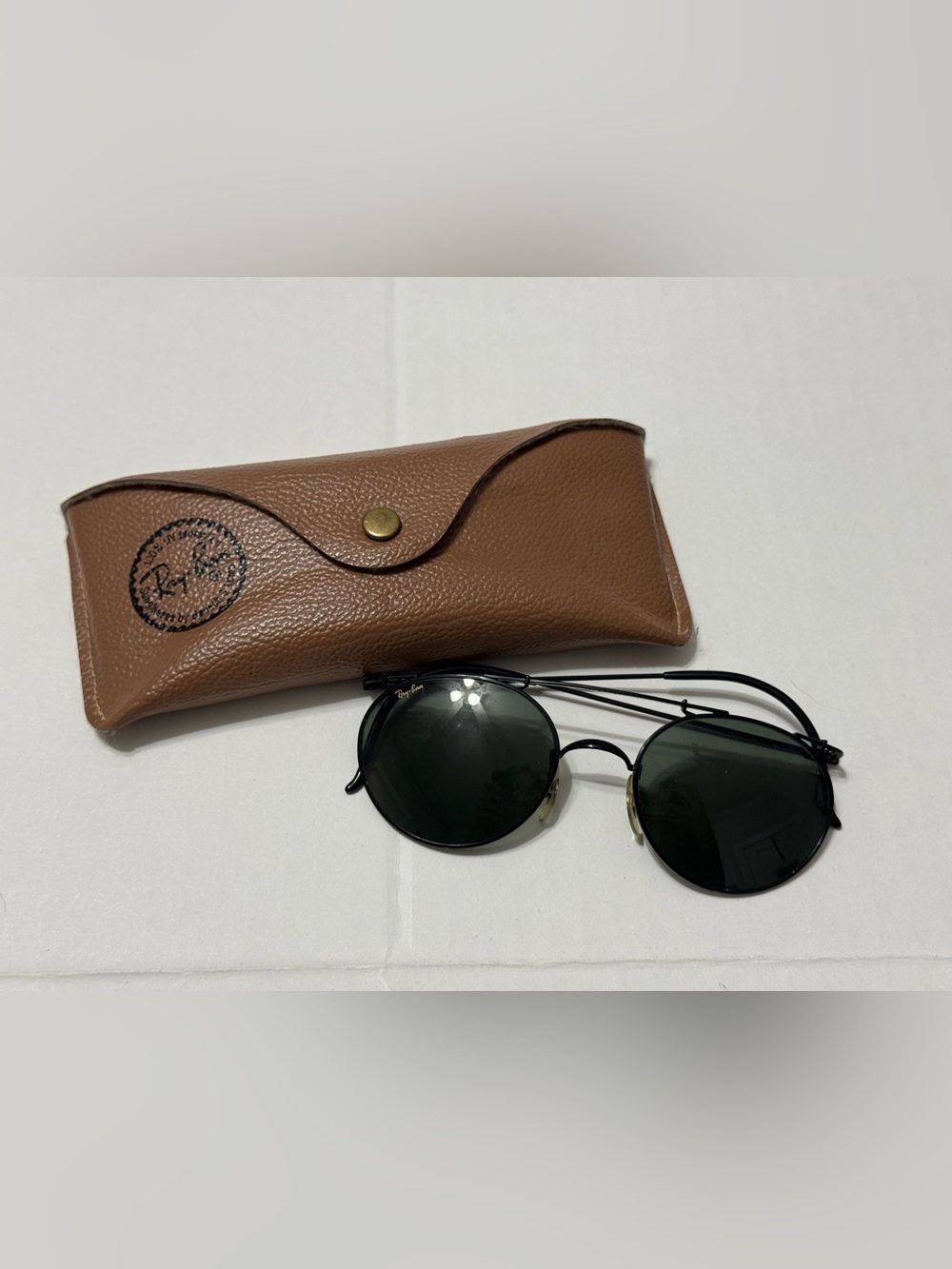 Vintage B&L Ray-Ban Classic
Metals Small Round Metal Black
G-15 Sunglasses